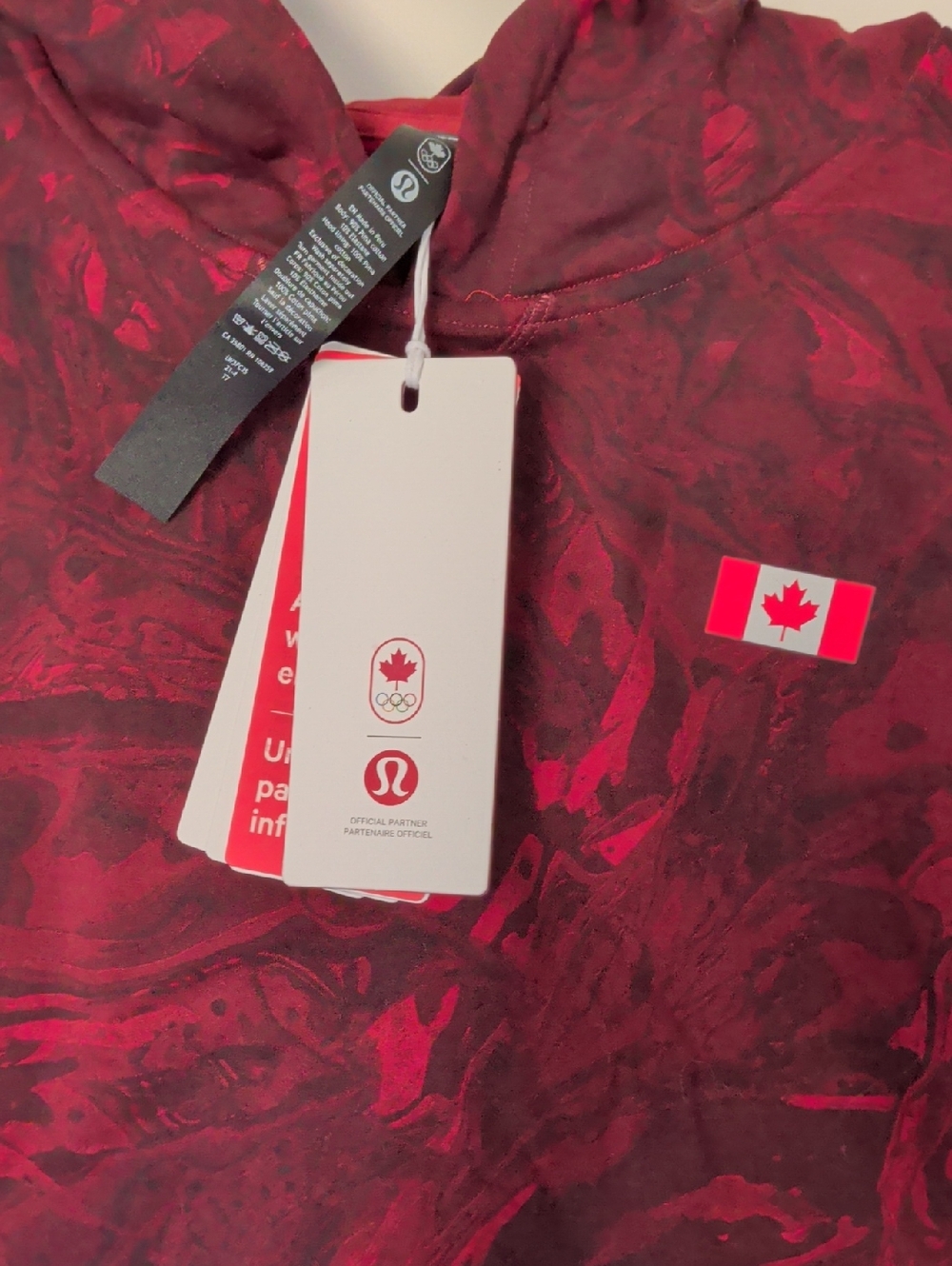 NWT All Yours Cropped Hoodie Team Canada - Picture 3 of 6